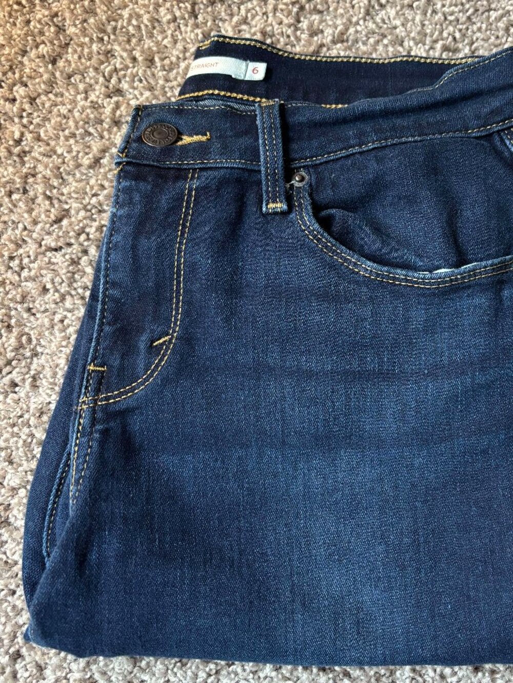 Levi’s 505 Straight Leg Jeans – Women’s Size 6 – Dark Blue